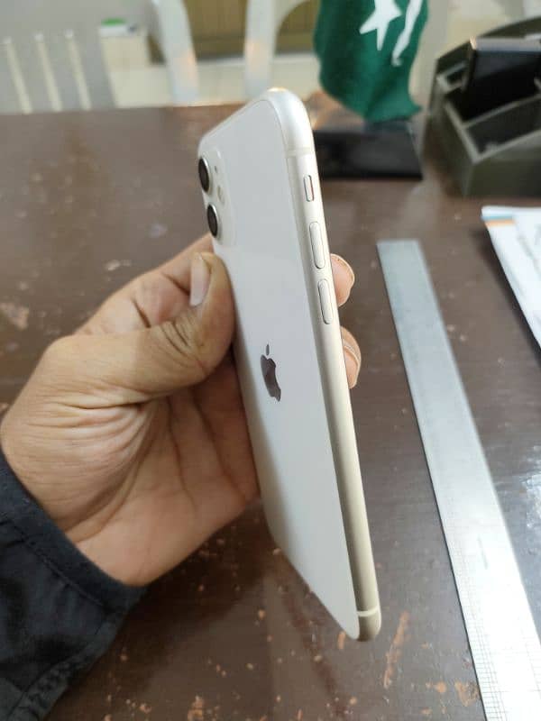 Iphone 11 128GB Official Approved 4