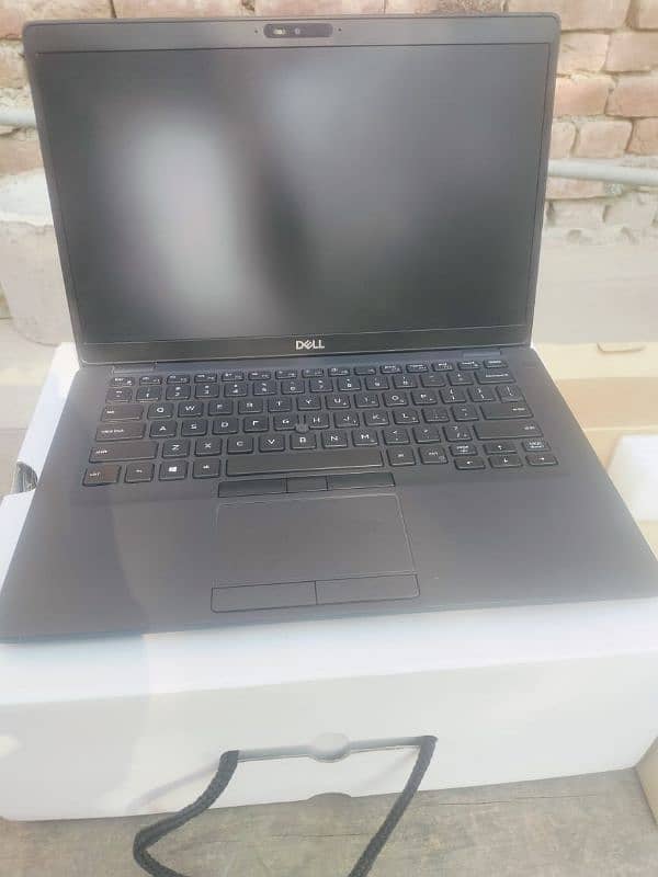 Dell Latitude 5400 - i7 8th Gen 16 GB RAM 512 GB NVMe SSD 0