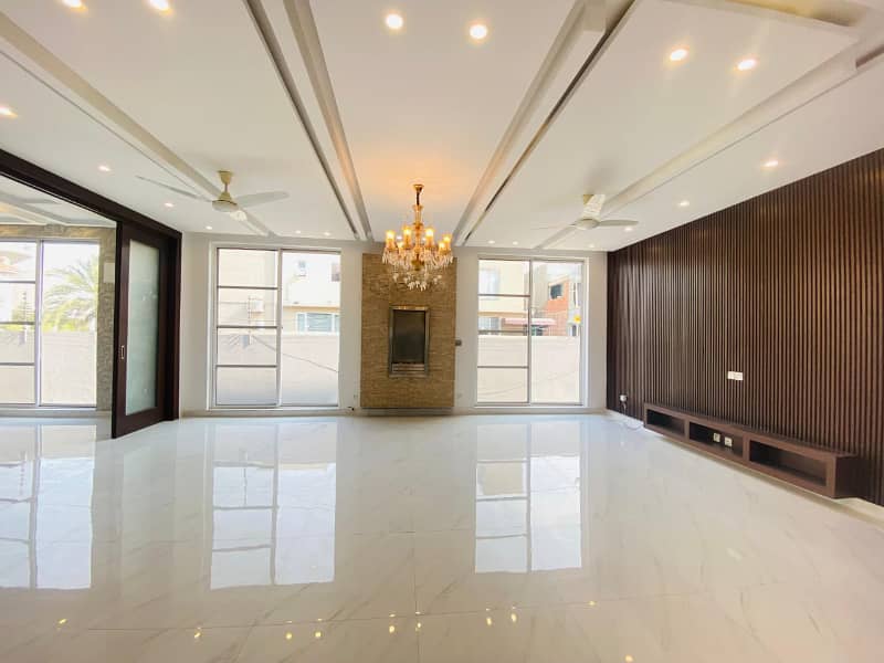 1 Kanal Modern Design Low Price Brand New Luxury Palace for rent in phase 6 13