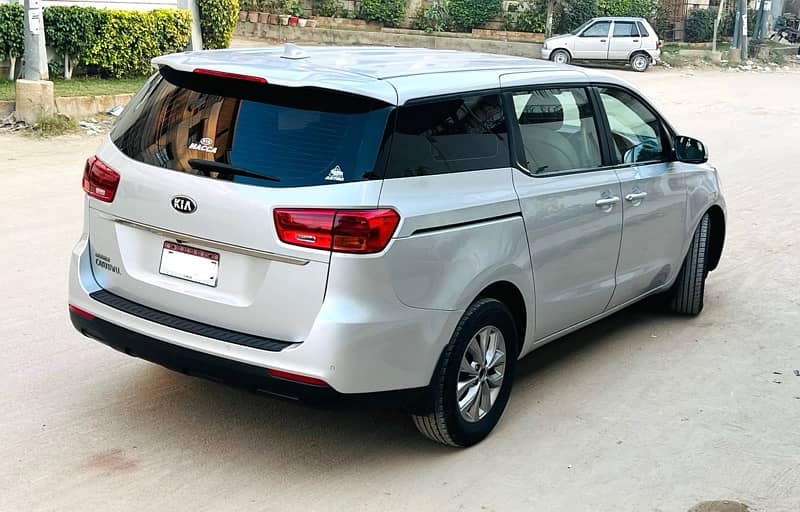 KIA Grand Carnival 2019 5