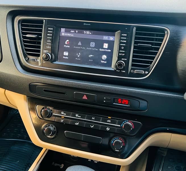 KIA Grand Carnival 2019 11