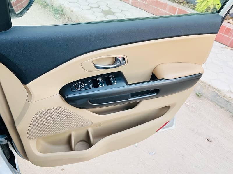 KIA Grand Carnival 2019 14