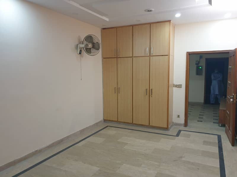 1 Kanal 2nd Floor For Rent 1