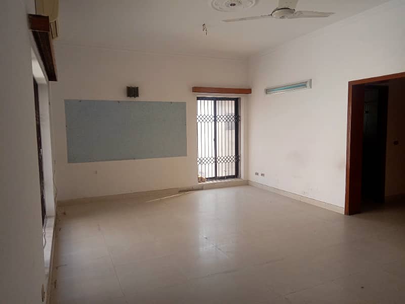 GULBERG,3 KANAL COMMERCIAL USE HOUSE FOR RENT GARDEN TOWN MOLDEL TOWN SHADMAN LAHORE 24