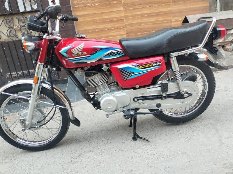 Honda 125 model 2024 all punjab number new condition 1