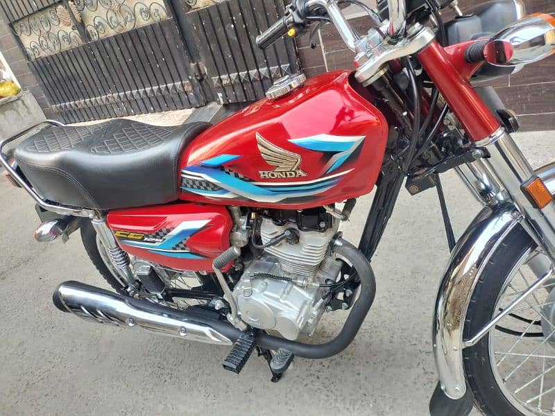 Honda 125 model 2024 all punjab number new condition 3