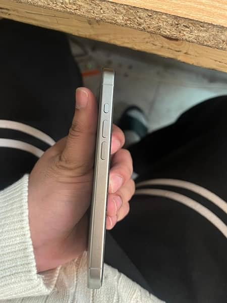 APPLE IPHONE 15 PRO (LLA) 2