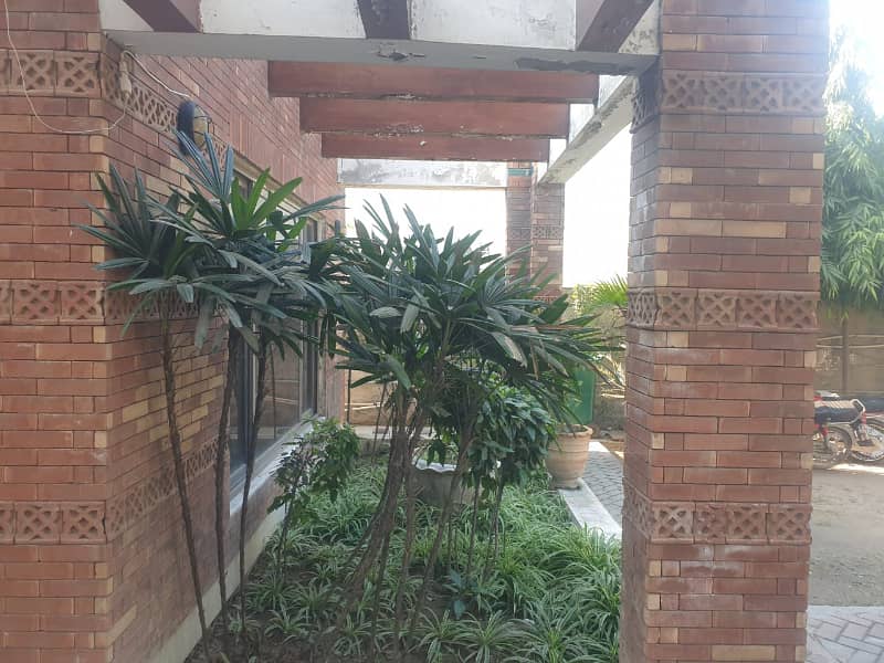 32 Marla Double Unit House House Available For Rent In Gulberg 3 - Block H 3