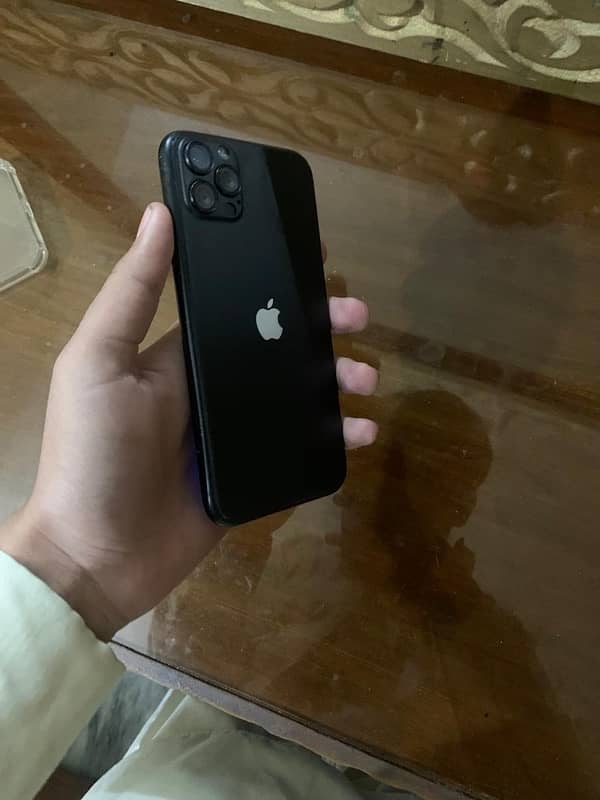 iPhone Xr 4