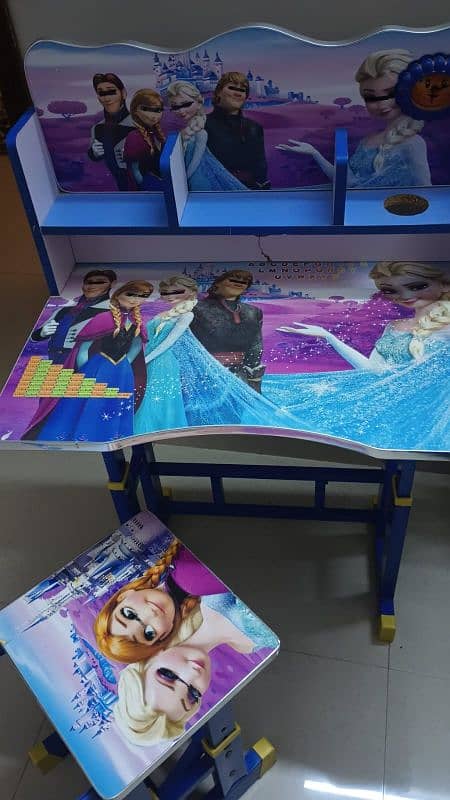 Frozen Theme Study Table With Chair 1