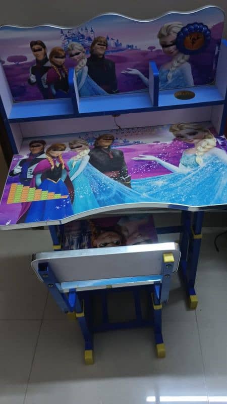 Frozen Theme Study Table With Chair 2