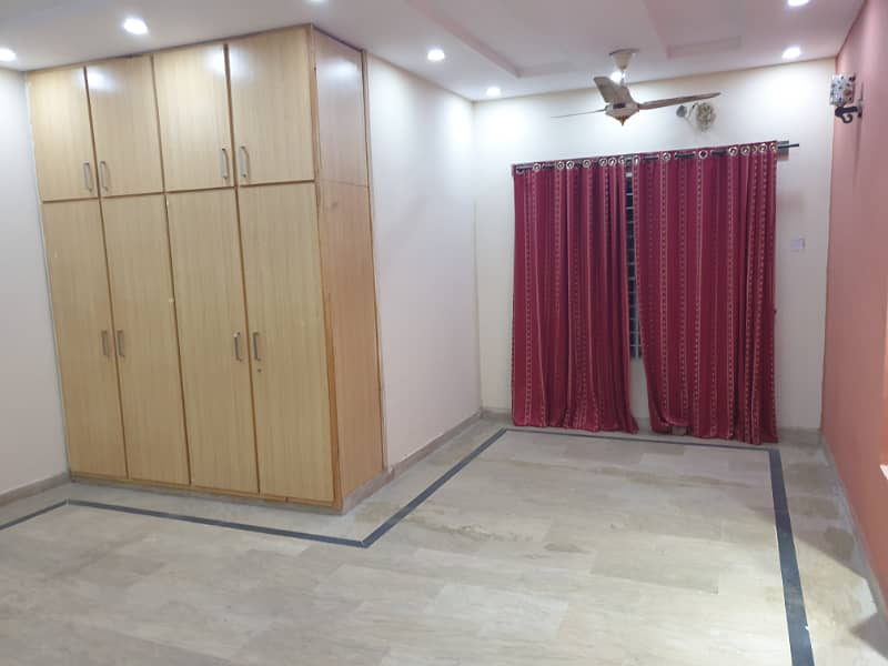 1 Kanal 2nd Floor For Rent 1