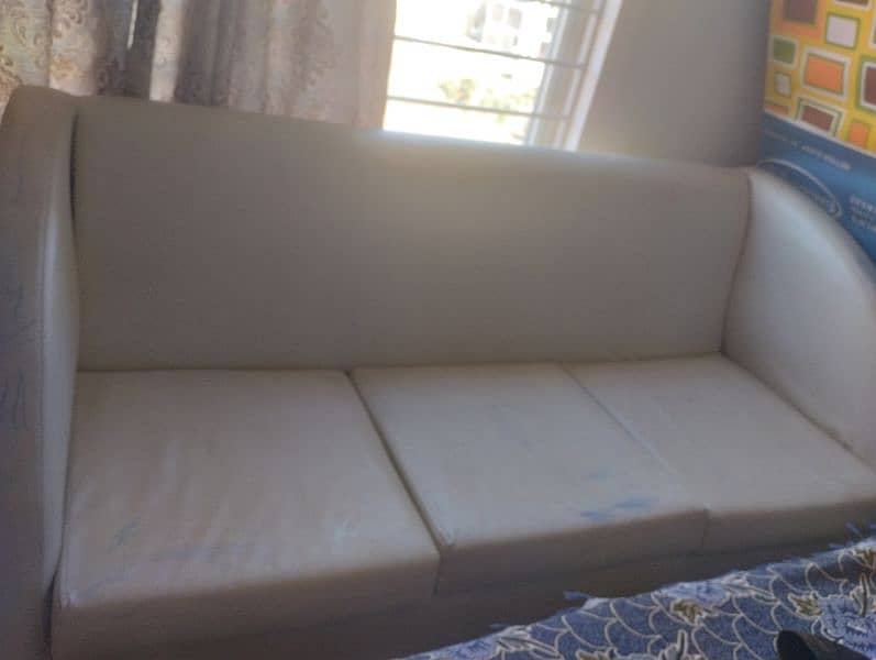 5 seeter sofa set used condition 0