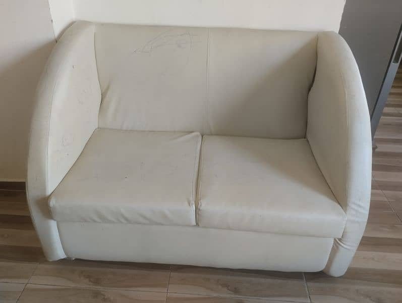 5 seeter sofa set used condition 1