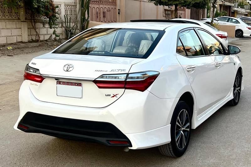 Toyota Corolla Altis 2022 4