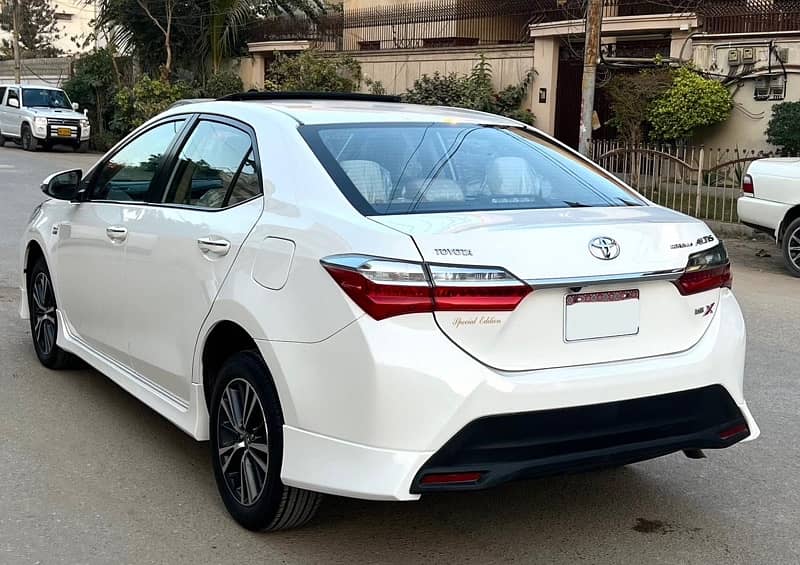 Toyota Corolla Altis 2022 5