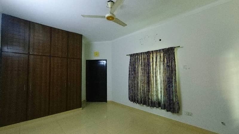 1 Kanal House In Up For Sale In M Block Phase 1 40