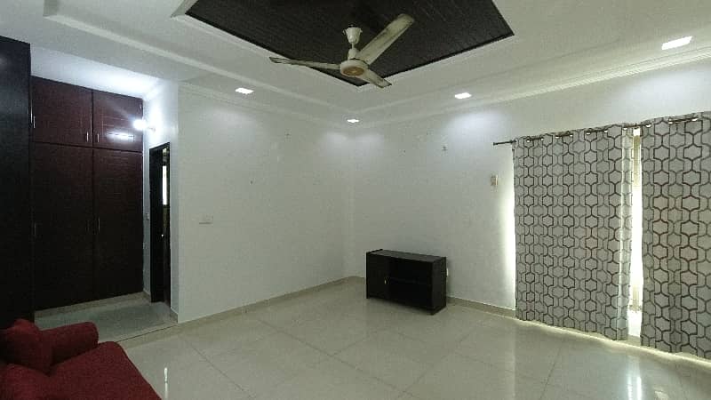 1 Kanal House In Up For Sale In M Block Phase 1 44