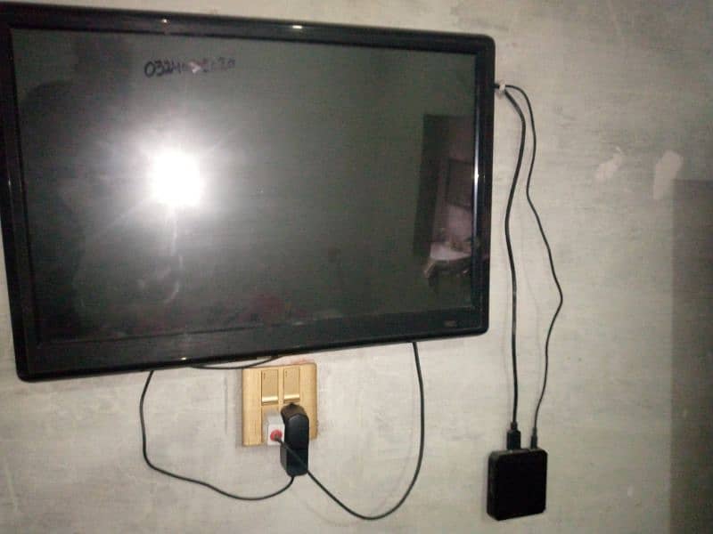 24 inches Led Tv with Box for sale 2