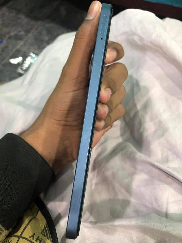 Realme C63 6/128 Blue colour 5