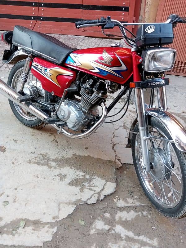 Honda 125 Golden Number 3