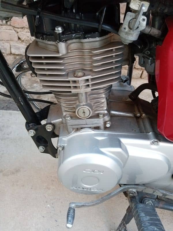 Honda 125 Golden Number 5