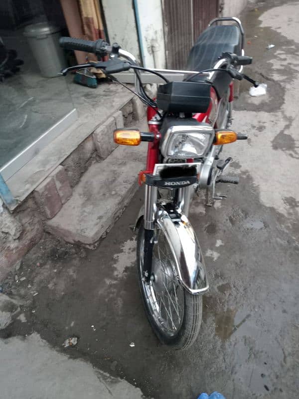 CD 70 motorcycle 12