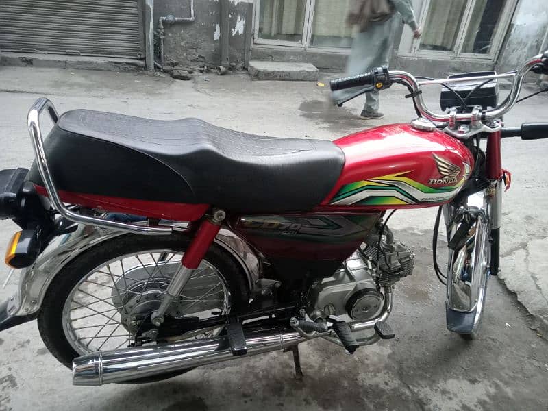 CD 70 motorcycle 14