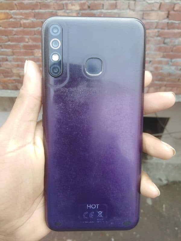 infinix hot 8 4/64 condition 10/9 box n cabel 1