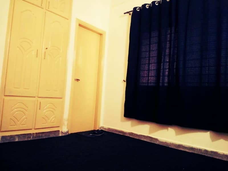 Male Room For Rent Ideal location 3