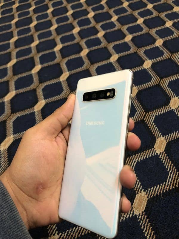 Samsung s10plus 8/128 0