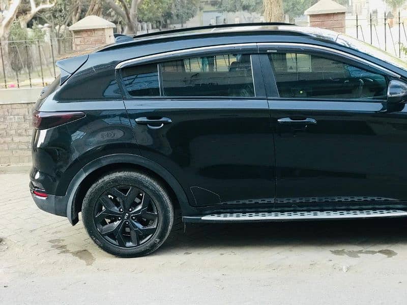 KIA Sportage 2021/2022 AWD all black | Only 1 fender is dry shower 4