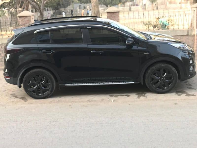 KIA Sportage 2021/2022 AWD all black | Only 1 fender is dry shower 5