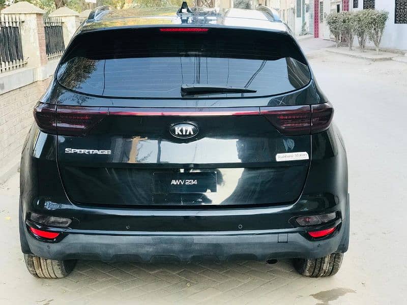 KIA Sportage 2021/2022 AWD all black | Only 1 fender is dry shower 7