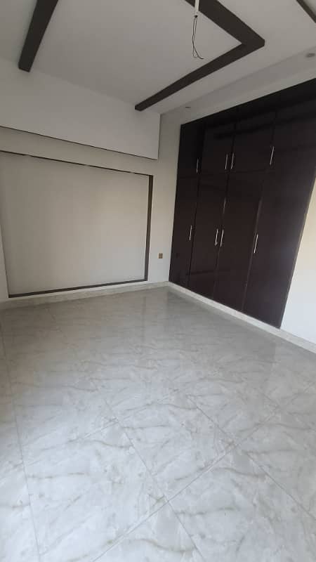 BEST OPPORTUNITY TO BUY 5 MARLA PRIME LOCATION HOUSE IN LWO COST E BAHRIA ORCHARD 3