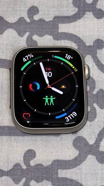 Apple Watch Series 8 Starlight Aluminium 45 MM 5