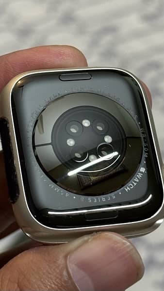 Apple Watch Series 8 Starlight Aluminium 45 MM 9