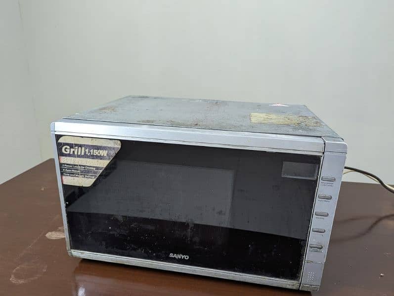 microwave oven for sale (not in working condition) 0