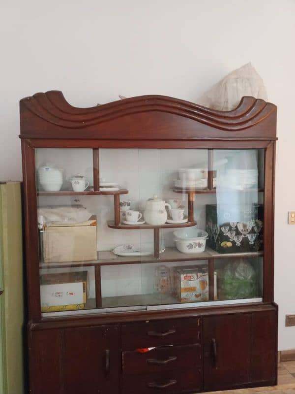 Wooden show case For Sale in Good Condition 1