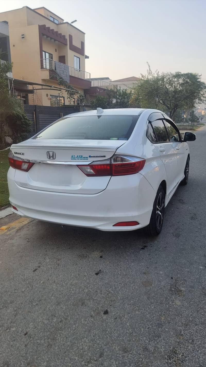 Honda Grace Hybrid 2014 7