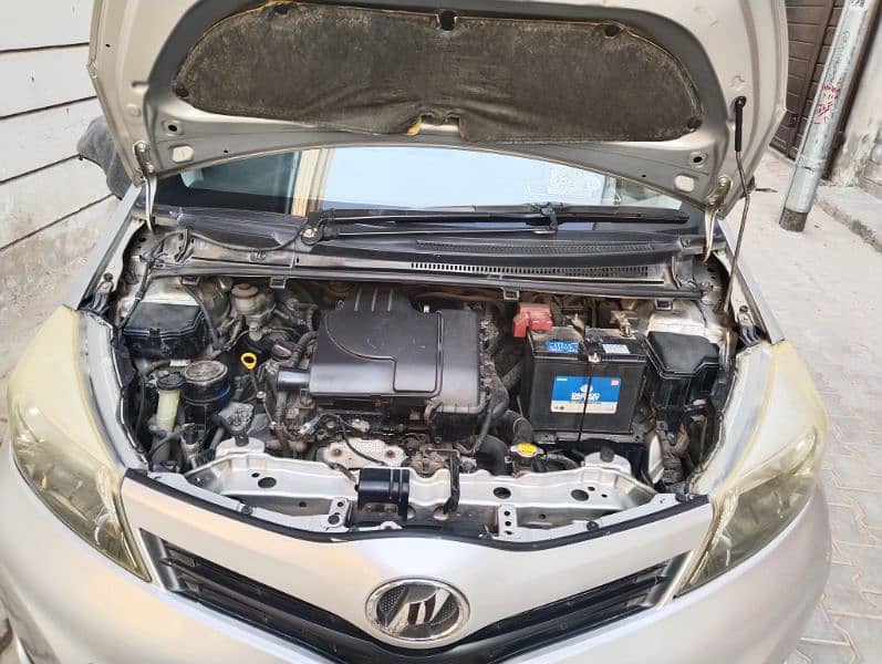 Toyota Vitz 2015 5