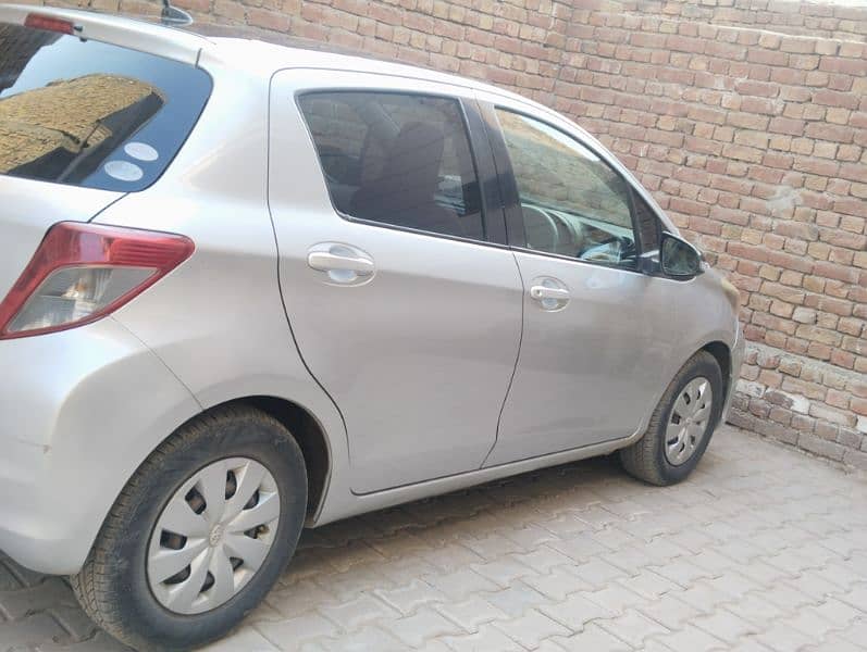 Toyota Vitz 2015 13