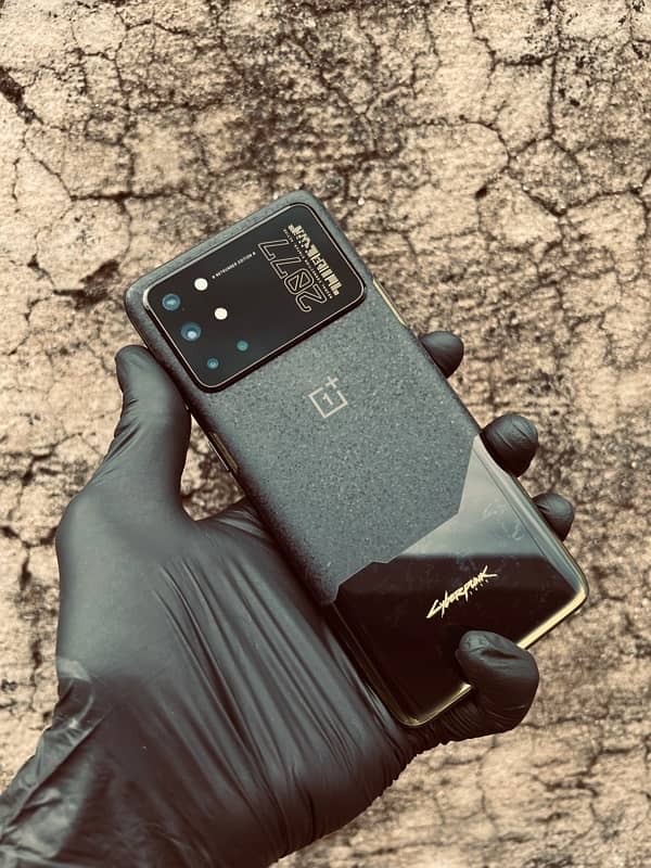 OnePlus 8T Cyberpunk 12/256 0