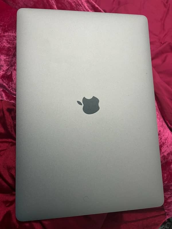 Macbook Pro 2018 16" 0