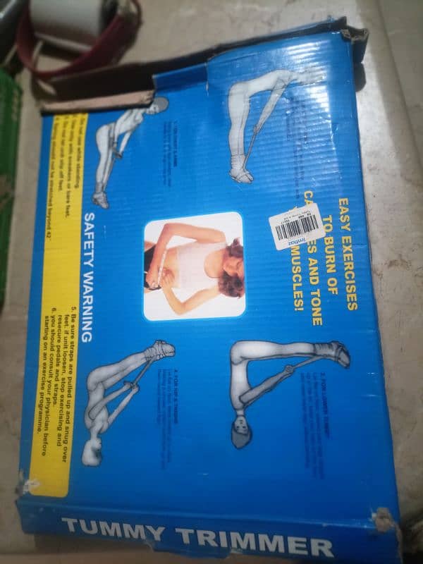 A tummy trimmer and waist twister in very good condition. 2