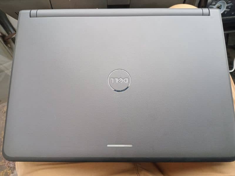 Dell Latitude 3350 Intel Core i3 i3-5005U 1