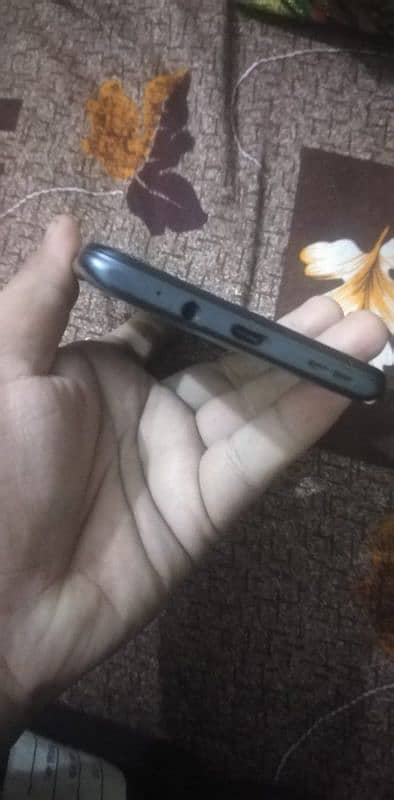 Infinix Hot 12 Play 4/64 ,10/10 condition original charger 5