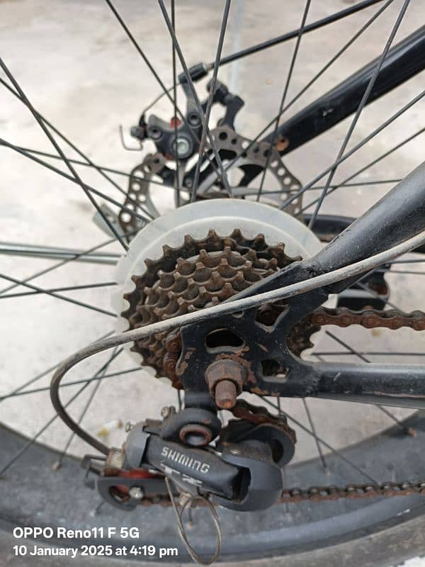 Fat bike with gears and disk brakes, shocks absorbers, speedometer 2