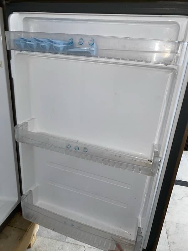 haier golden refrigerator in excellent condition 3