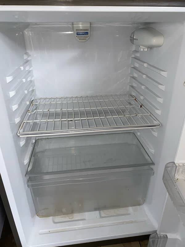 haier golden refrigerator in excellent condition 5